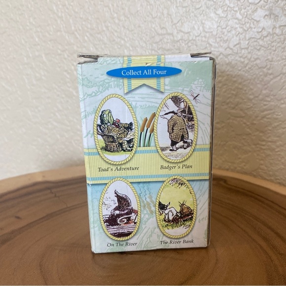 The Wind in the Willows on the River Figurine half egg CVS exclusive in box - Picture 4 of 6